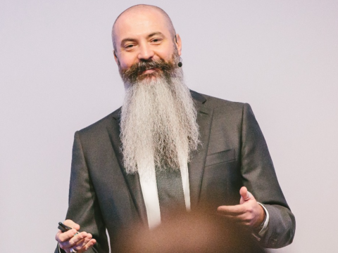 uLxGdwl9KhUdQS2oJqZxRWvroGWItSSxpvCn25tq